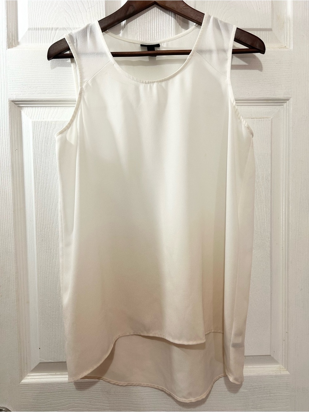 Mossimo Ivory Ombre Sleeveless Blouse Hi-Lo Hem Top Size Medium Summer
